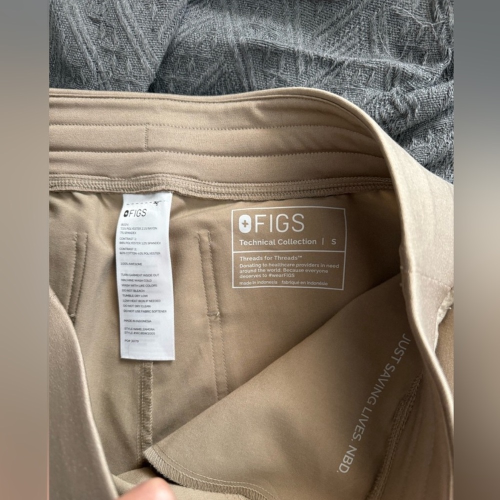 Figs - never worn Oatmeal scrub set
